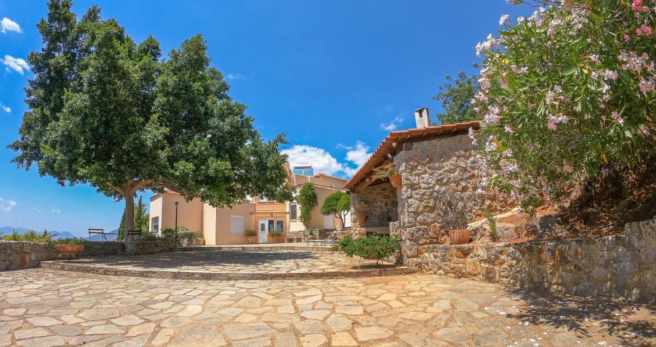 Aloe Meli Apartment Kalamata Bagian luar foto