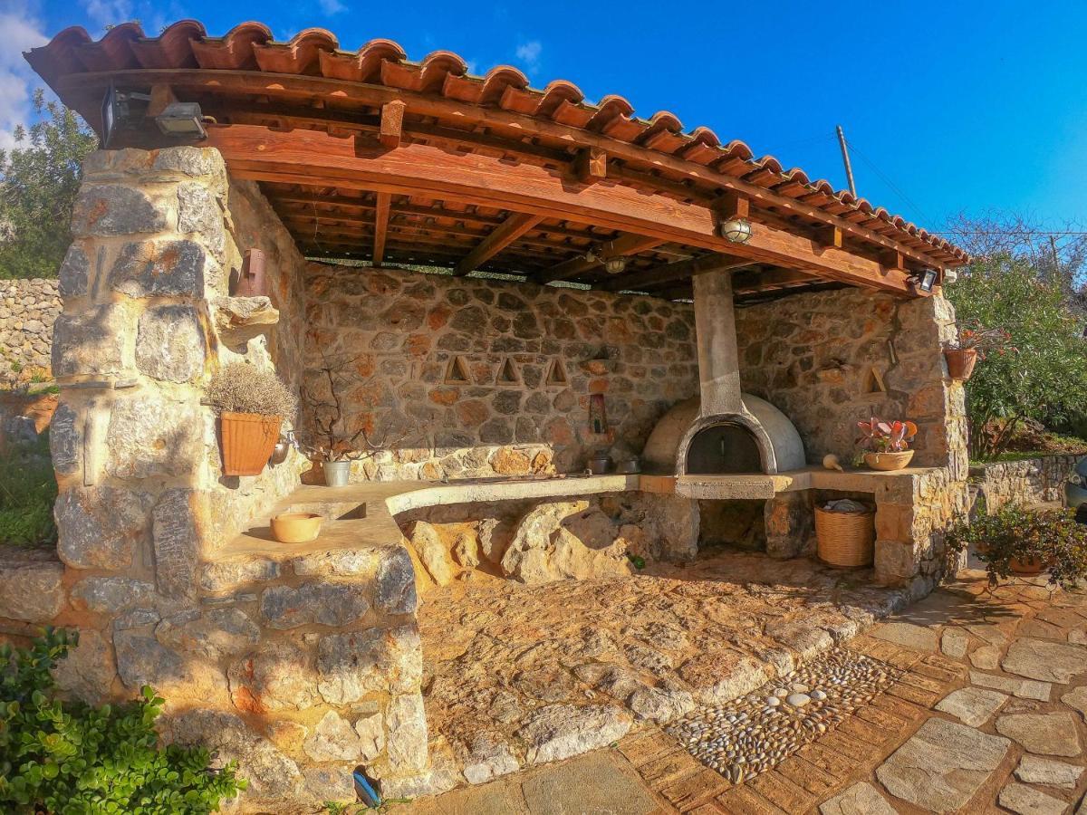 Aloe Meli Apartment Kalamata Bagian luar foto