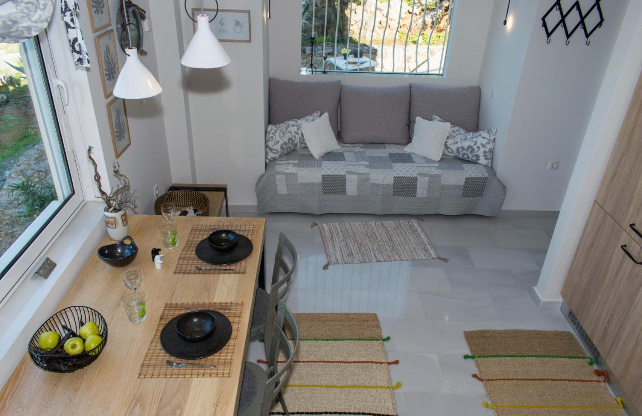 Aloe Meli Apartment Kalamata Bagian luar foto