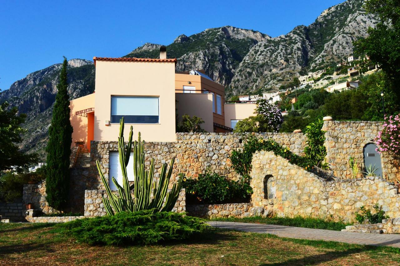 Aloe Meli Apartment Kalamata Bagian luar foto