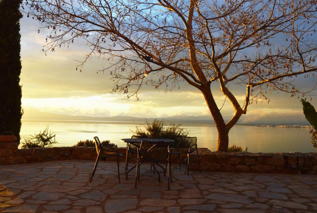 Aloe Meli Apartment Kalamata Bagian luar foto