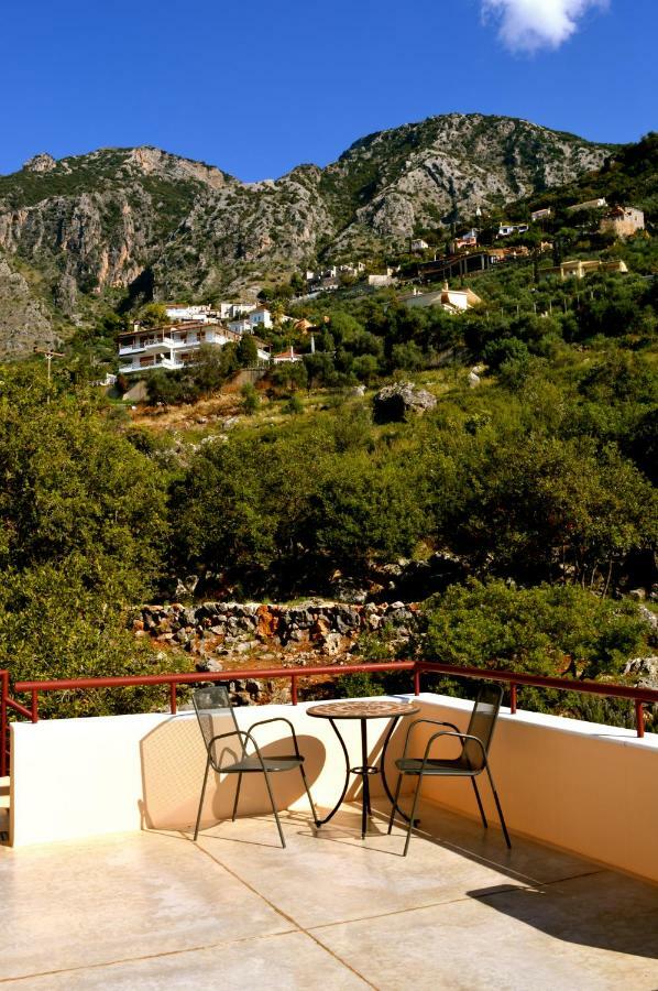 Aloe Meli Apartment Kalamata Bagian luar foto
